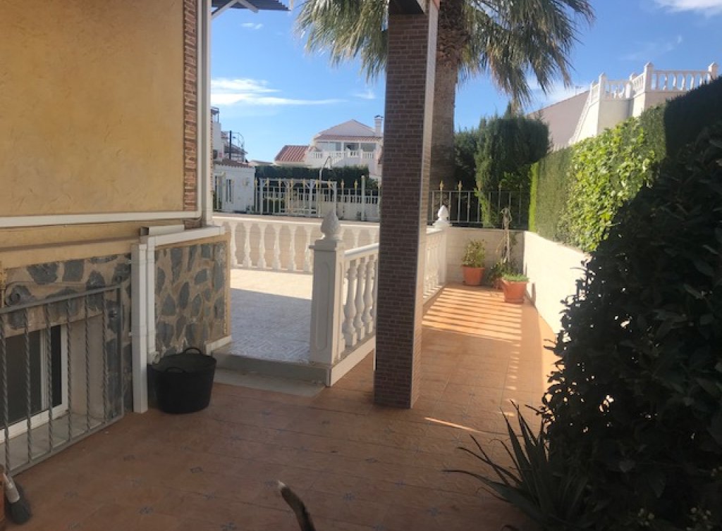 Venta - Chalet - Los Alcázares