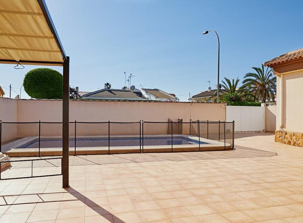 Venta - Chalet - Los Alcázares