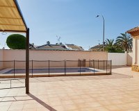 Venta - Chalet - Los Alcázares