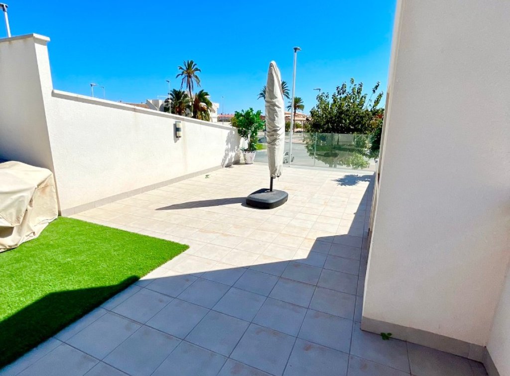 Venta - Chalet - Los Alcázares