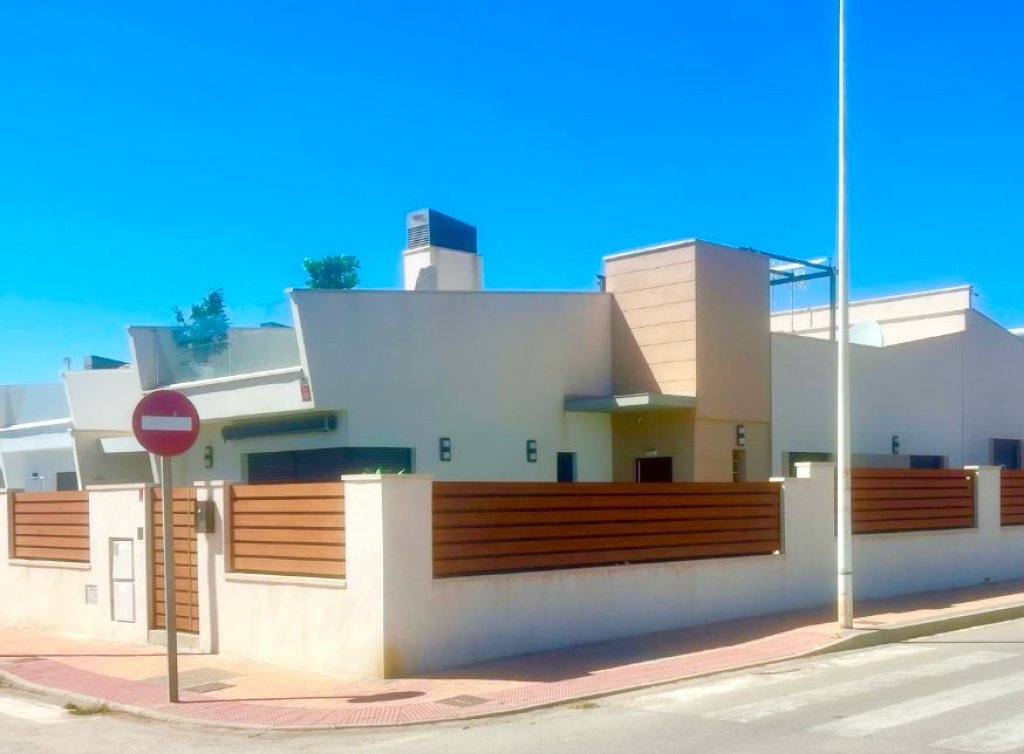Venta - Chalet - Los Alcázares