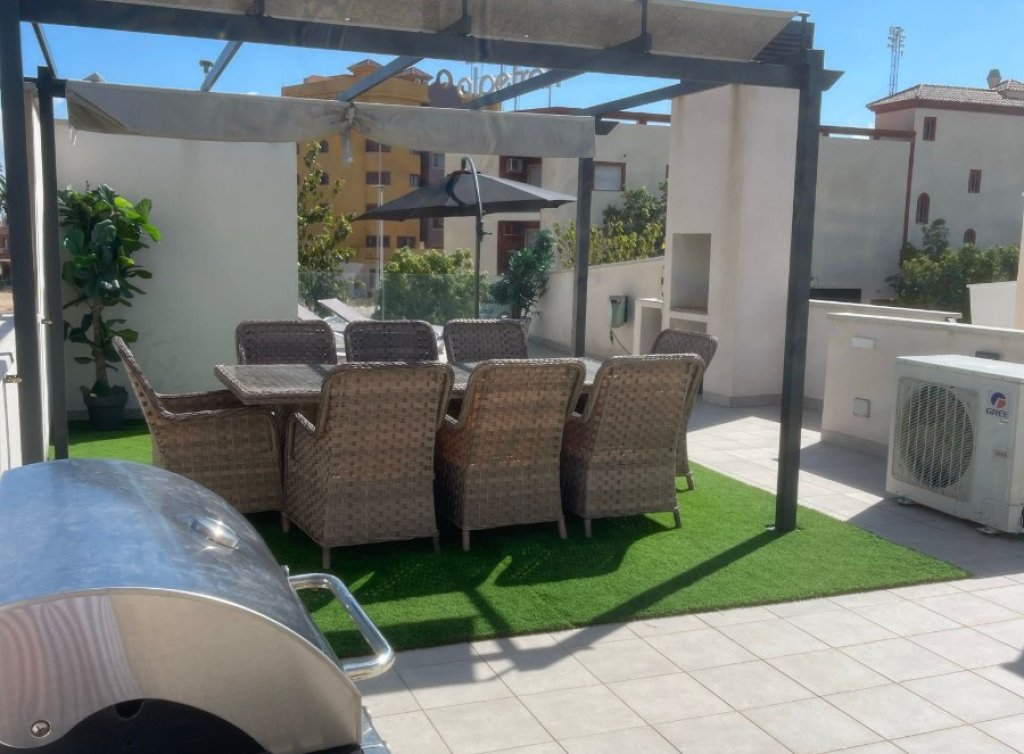 Venta - Chalet - Los Alcázares