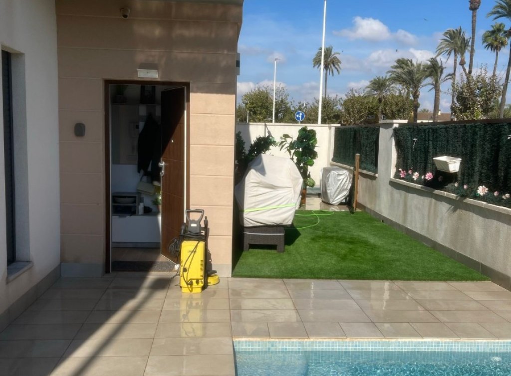 Venta - Chalet - Los Alcázares