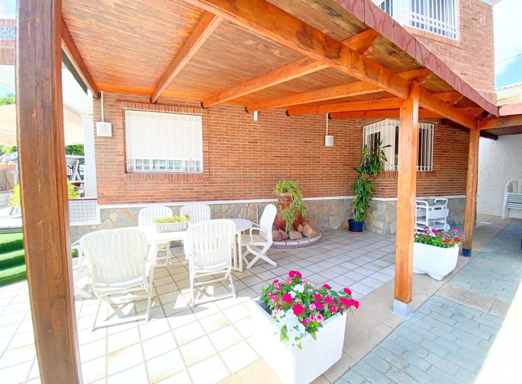 Venta - Chalet - Los Alcázares