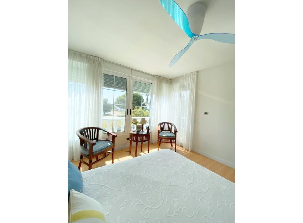 Venta - Chalet - Los Alcázares