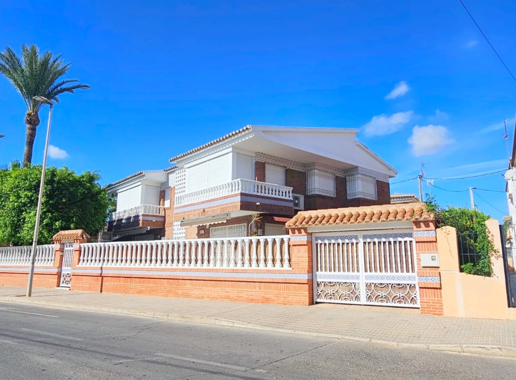 Venta - Chalet - Los Alcázares