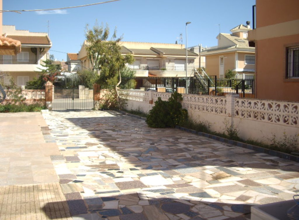 Venta - Chalet - Los Alcázares