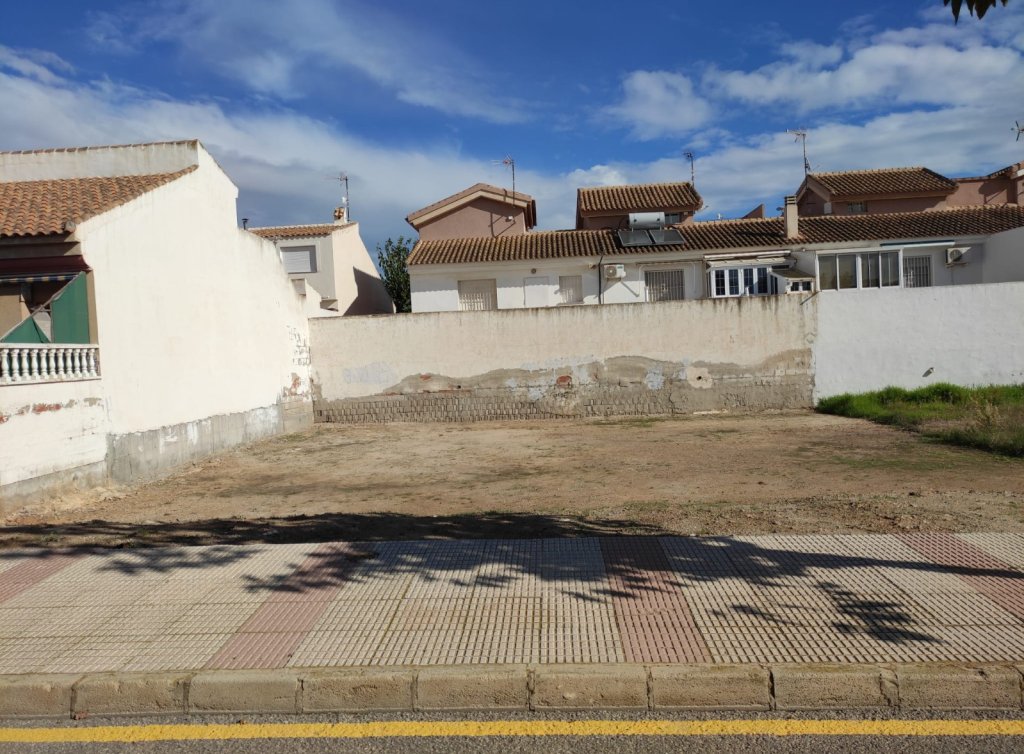 Venta - Plot of Land - Los Alcázares