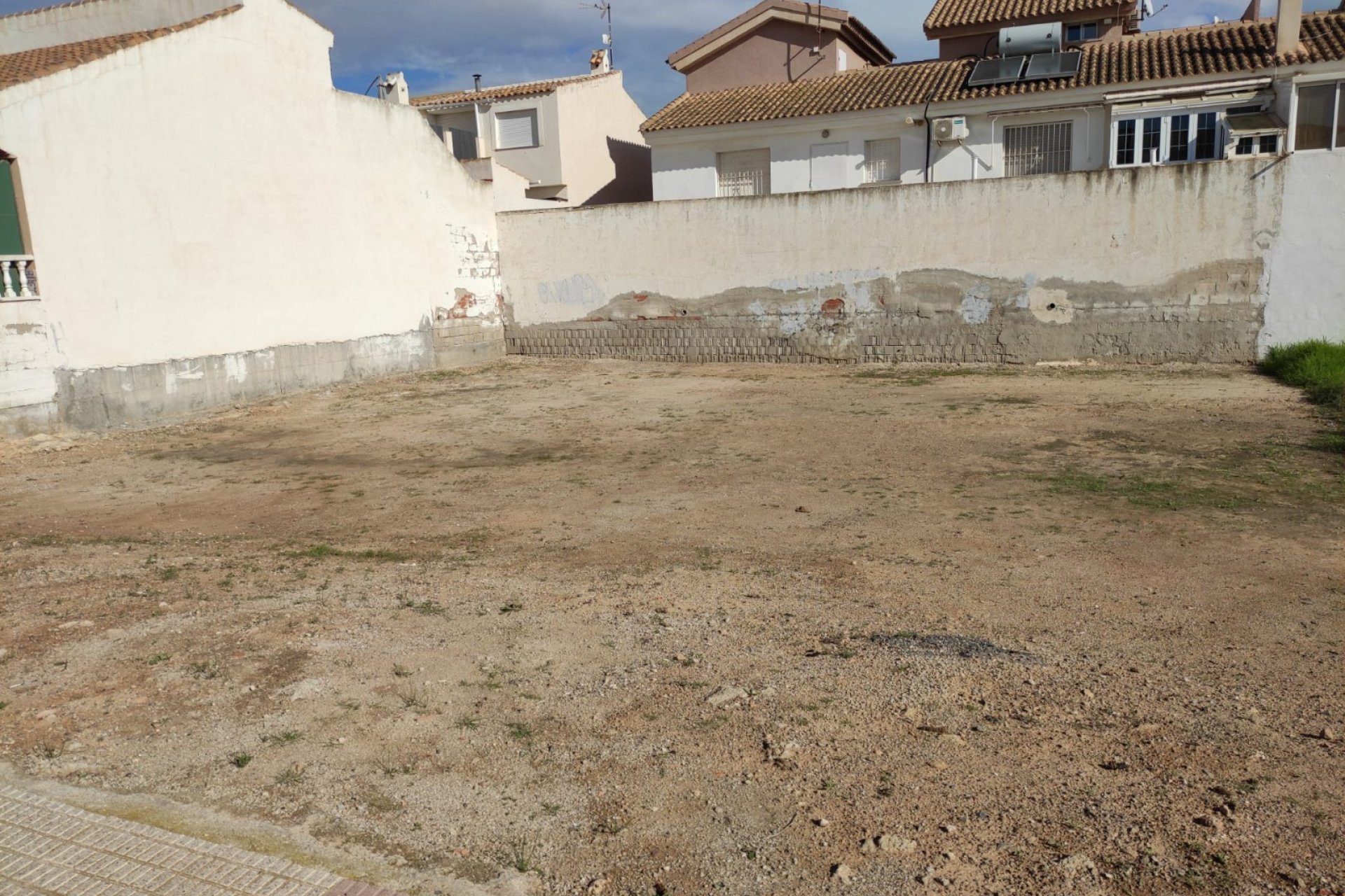 Venta - Plot of Land - Los Alcázares