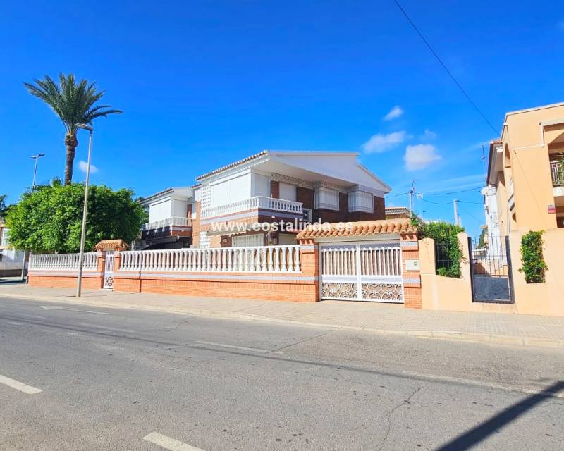 Villa - Sale - Los Alcázares - Los Alcázares